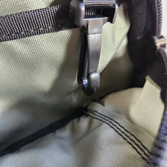 Mountain Equipment Fanny Pack Belt Bag Padded Outdoor Hiking Carryall Green - Picture 15 of 16